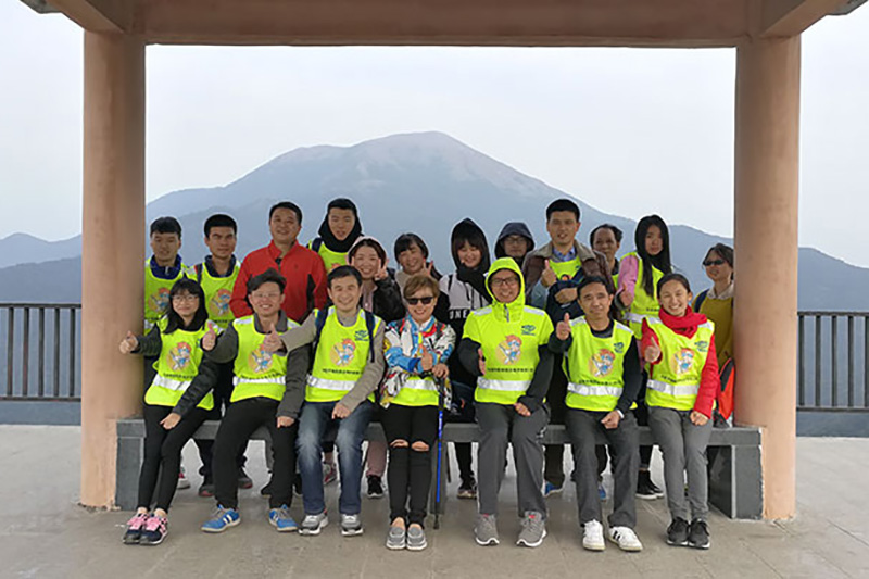 12-1F321155Z4.jpg