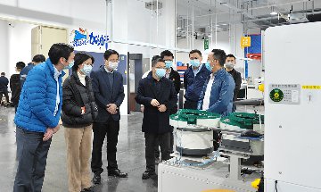 2月16日，镇党委书记刘裕昌一行莅临我司调研指导