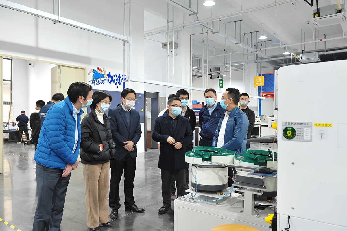 2月16日，镇党委书记刘裕昌一行莅临我司调研指导工作